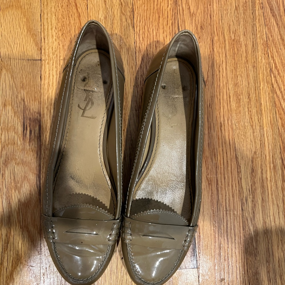 Tan YSL FLATS Size 39